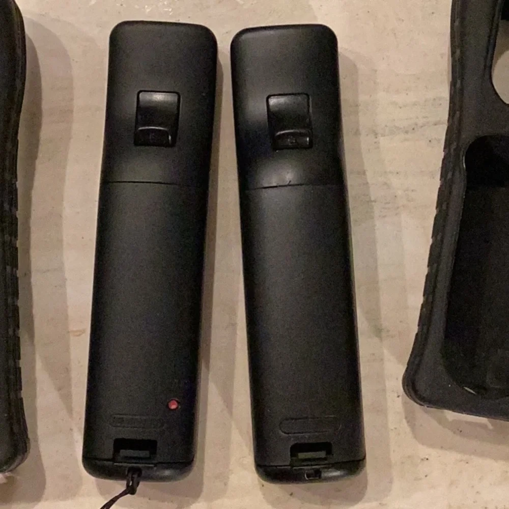 Nintendo Wii Remotes Motion Plus Inside Controller OEM Black Lot Of 2 Remote